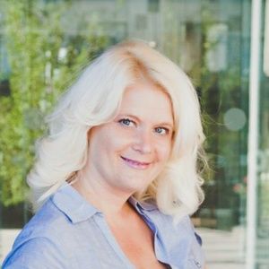 Meet your Posher, Denise